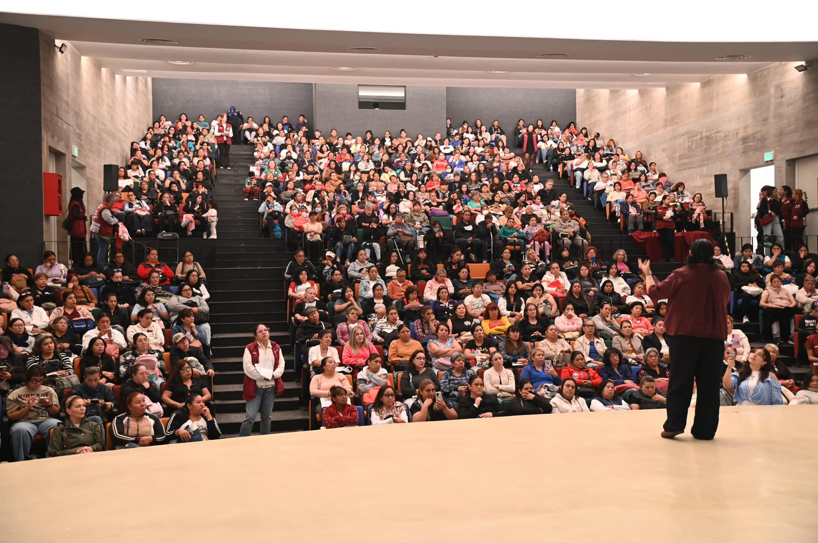 Mil 109 mujeres inician capacitación para fortalecer su autonomía económica en CDMX