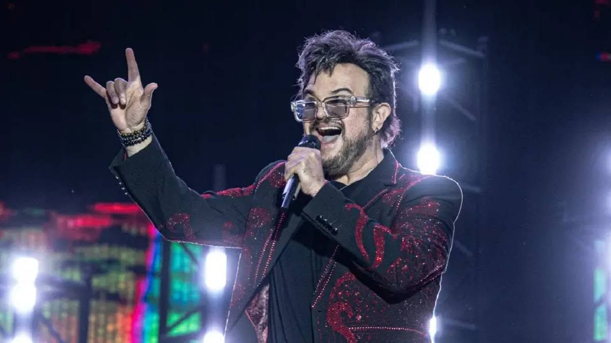 Aleks Syntek anuncia que dejará México tras polémica en sus conciertos