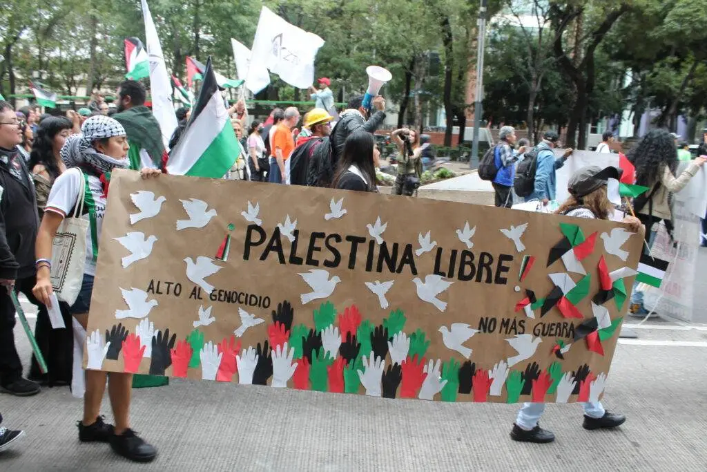 Marchan en CDMX por Palestina; exigen alto al fuego en Gaza y presión diplomática